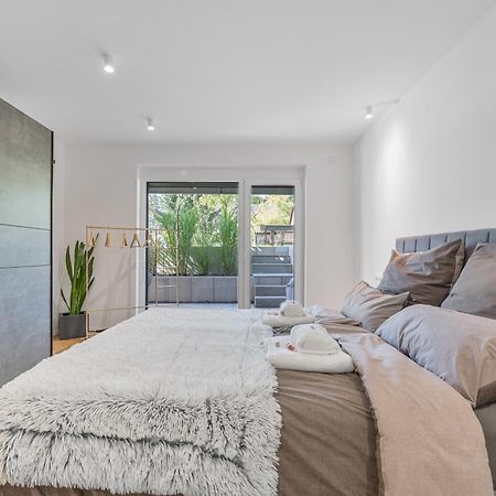 Neu: Stylische Suite Mit Netflix Und Workspace Böblingen Dış mekan fotoğraf